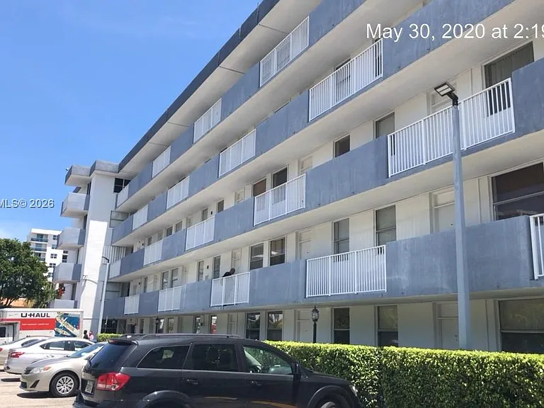 1801 S Treasure Dr #401 — Photo 3