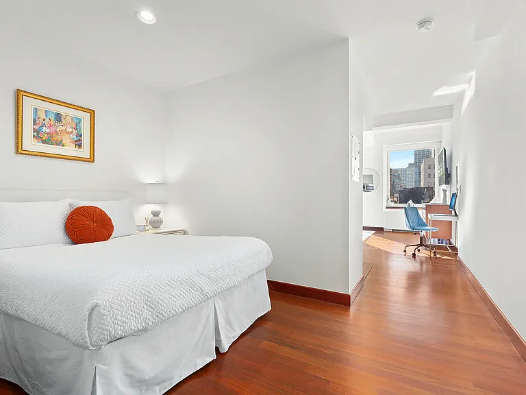 305 E 63rd St #8L — Photo 5