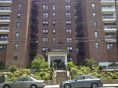 4th image of 650 Warburton Ave APT 1F