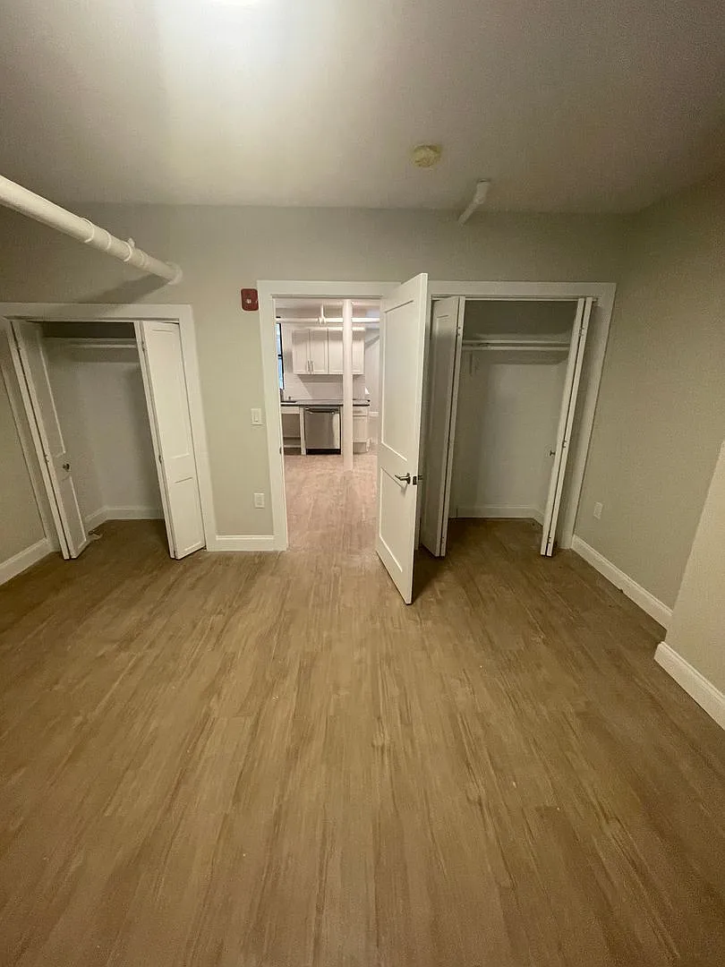 No Fee! Cleveland Circle 1 Bedroom With Renovated Kitchen Available 9/1 — Photo 3