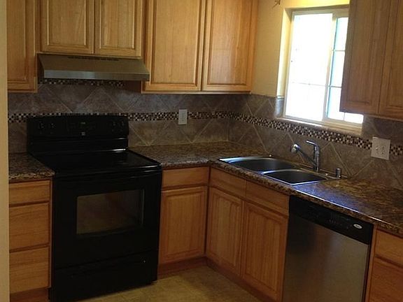 3rd image of 6921 Peck Dr