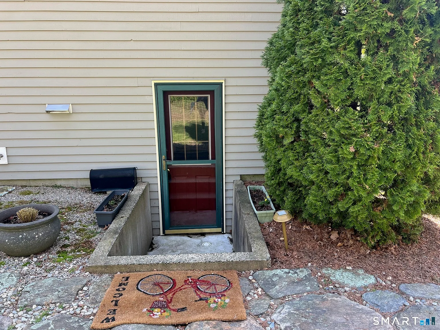 1 bed, 1.0 bath, 650 sqft, $1,400 — Photo 2