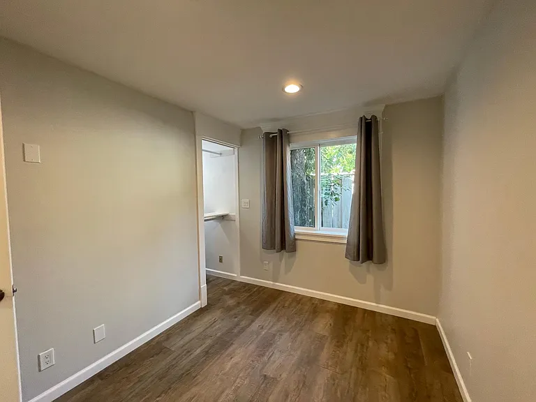1555A Summer St NE — Photo 11