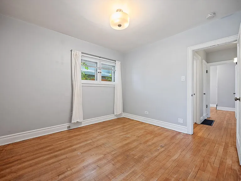 1644 S Grant St — Photo 18