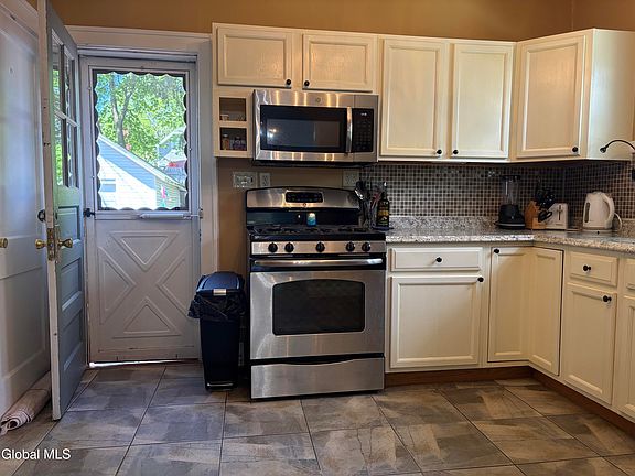 5th image of 11 Rankin Avenue
