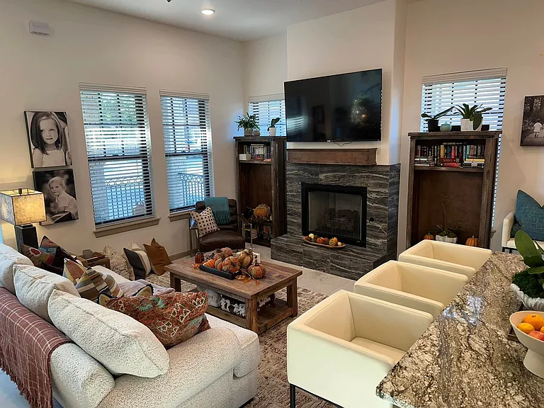 2506 N Douglas Ave — Photo 10