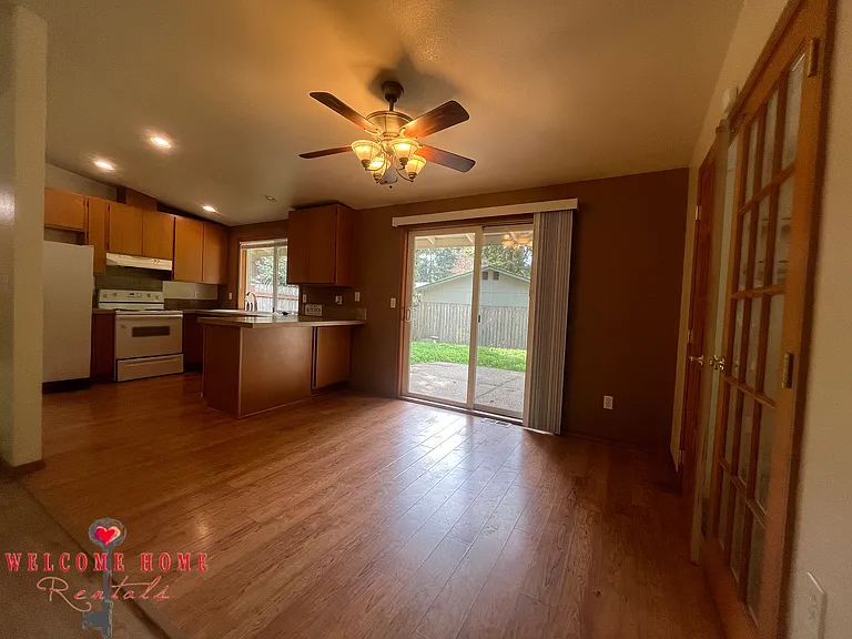 17819 Upland Dr SE — Photo 8