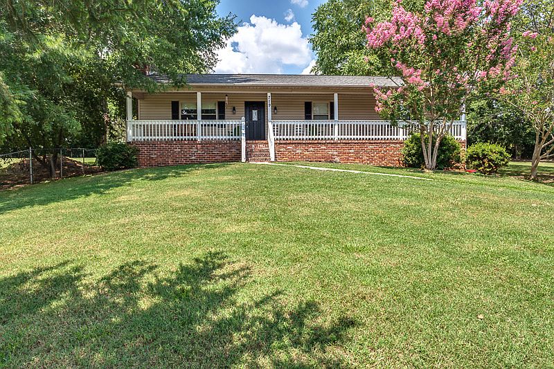 1st image of 719 Lansdale Dr
