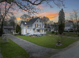 8 Maple Ct, Ashaway, RI 02804