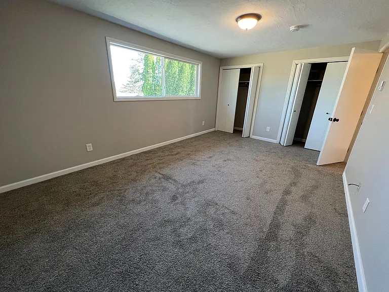 2549 NW Fairlawn St — Photo 14