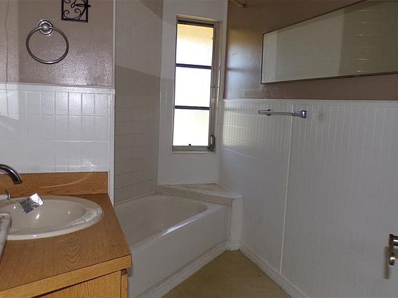 5th image of 22340 NYACK AVENUE