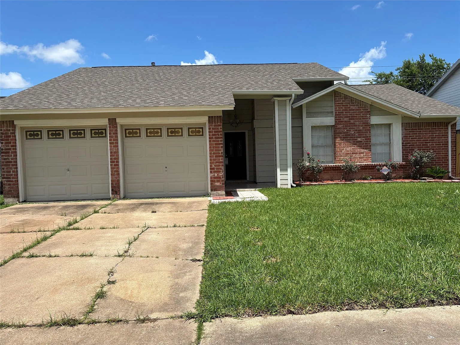 3 bed, 2.0 bath, 1685 sqft, $2,300 — Photo 2