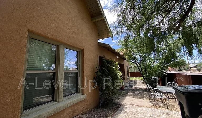 306 N Euclid Ave — Photo 12