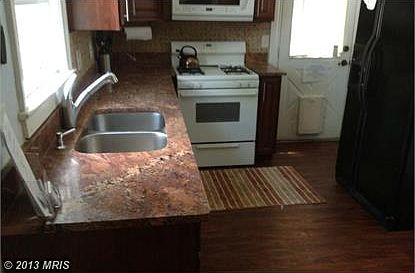 5th image of 907 N Stonestreet Ave