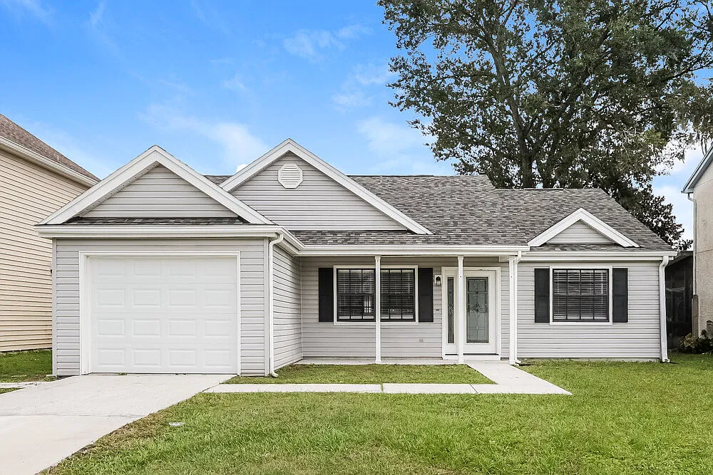 3 bed, 2.0 bath, 1196 sqft, $2,080 — Photo 1
