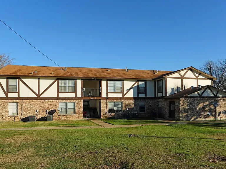 101 Pecan St — Photo 4