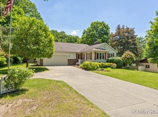 6270 Samrick Ave NE, Belmont, MI 49306