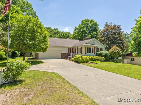 6270 Samrick Ave NE, Belmont, MI 49306