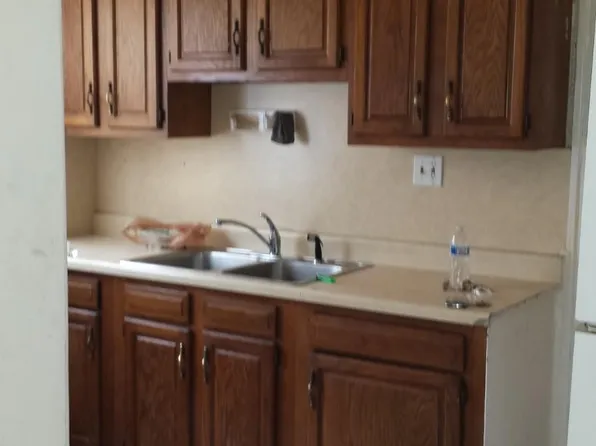 5533 Maple St, Dearborn, MI 48126