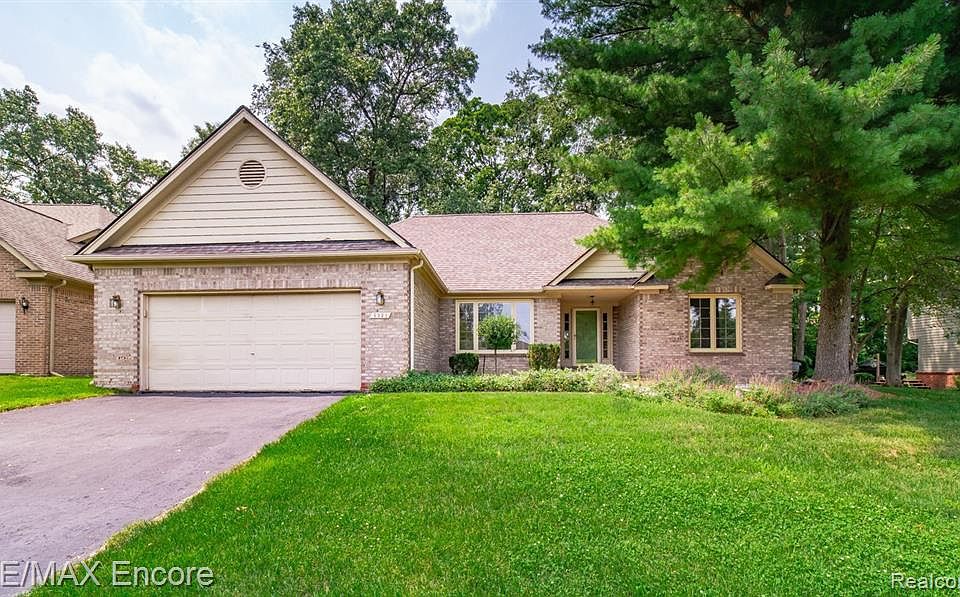 5331 Huron Hills Dr, Commerce Township, MI 48382 MLS 20230061034