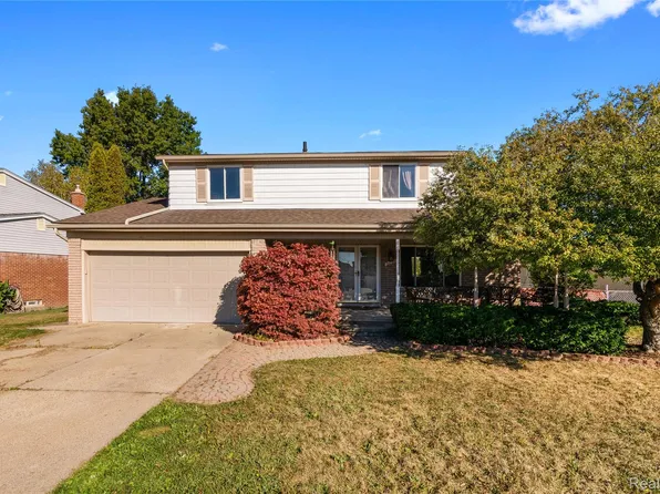 3261 Lancaster Dr, Sterling Heights, MI 48310