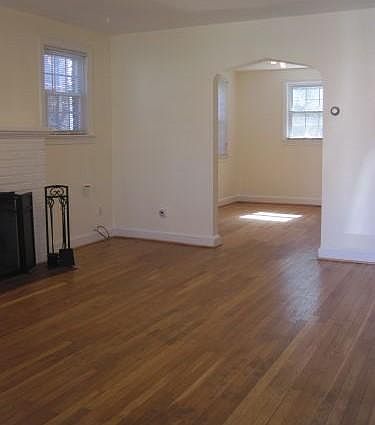 Living room-Charming archway!!