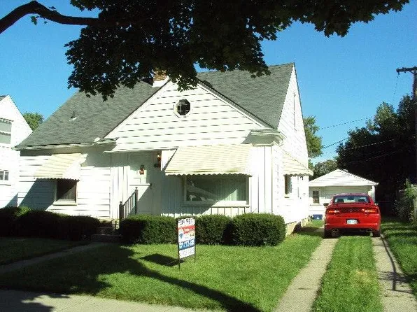 2666 Catalpa Dr, Berkley, MI 48072