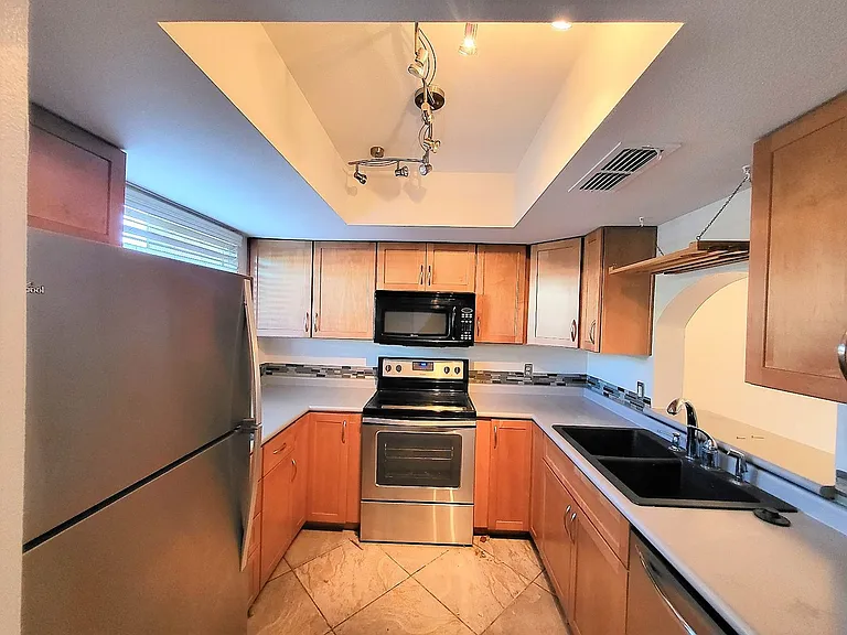 1320 S McKemy St — Photo 3