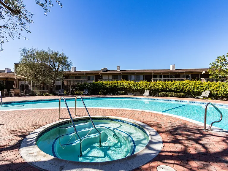 6542 Ocean Crest Dr #C204 — Photo 24