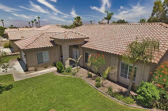 3 bed, 2200 sqft, $3,450 — Photo 2