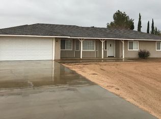 10585 Quinnault Rd, Apple Valley, CA 92308