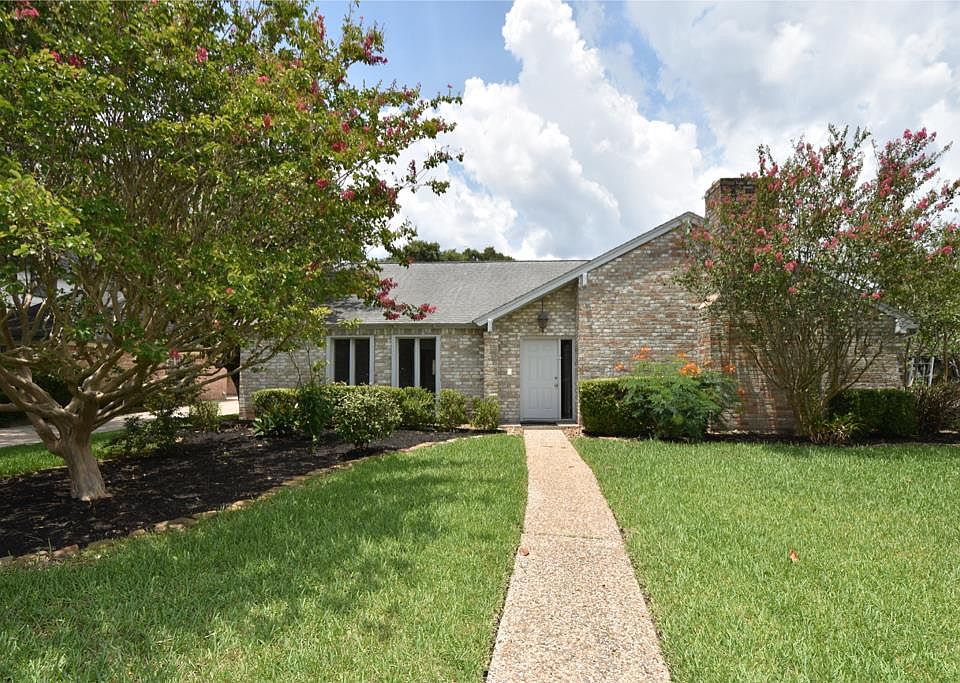 1st image of 5302 Spanish Oak Dr