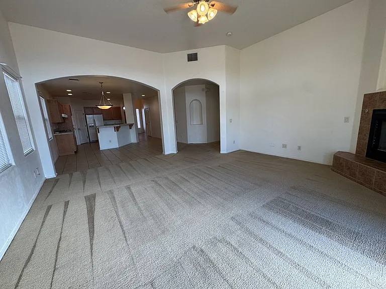 3603 Plaza De La Rosa — Photo 4