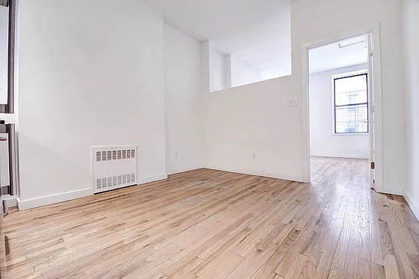 Rented by Urbane Brokerage | media 14