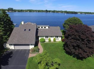 618 E Vine Ct, Sturgeon Bay, WI 54235