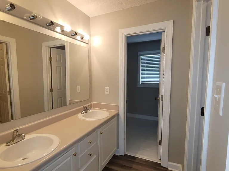 1504 Greys Mill Rd — Photo 9