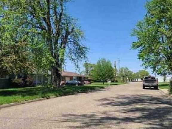 Exterior Neighborhood (street photo)