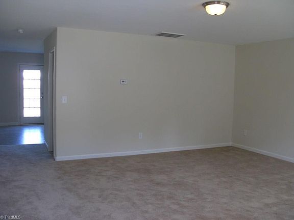 5th image of 8 B Leesford Trl