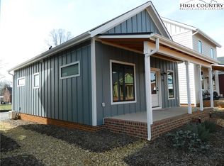 28 Cottage Ct, Granite Falls, NC 28630