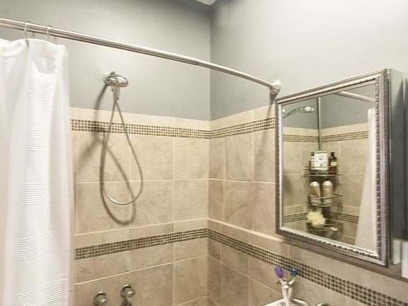 4th image of 25 W 64th St APT 4E
