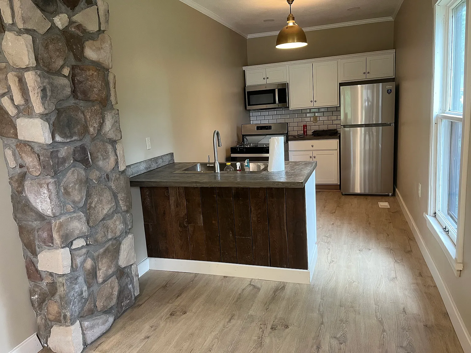 1 bed, 800 sqft, $1,100 — Photo 3