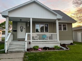 711 Oklahoma Ave, Lincoln, IL 62656