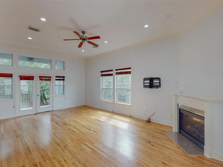 5843 Petty St #C — Photo 15