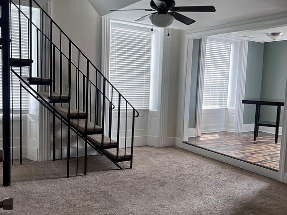 2nd image of 407 Queen St #2D