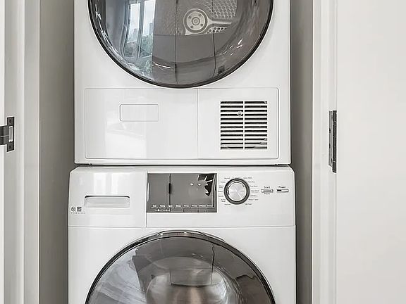 4th image of 151 Carlton Ave #4I