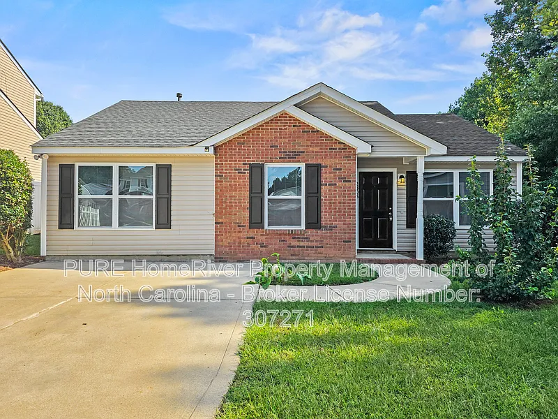 3 bed, 2.0 bath, 1095 sqft, $1,625 — Photo 2