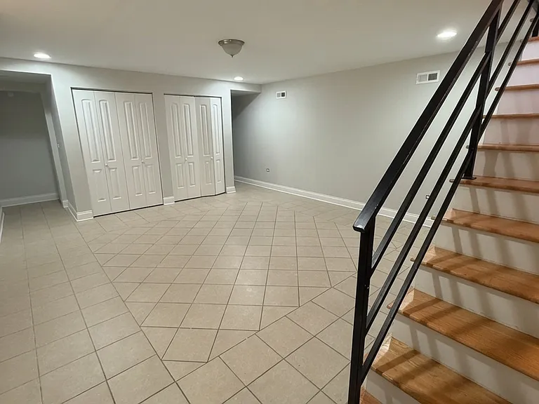 1741 W Erie St #1R — Photo 15