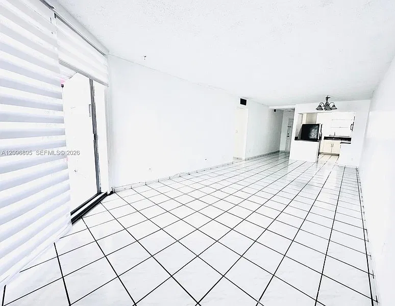 1750 W 46th St #535 — Photo 3