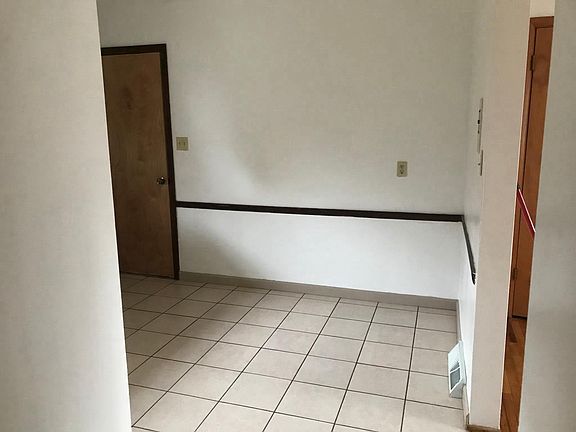 Kitchen eating area