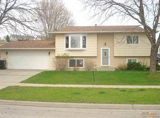3724 Locust St, Rapid City, SD 57701